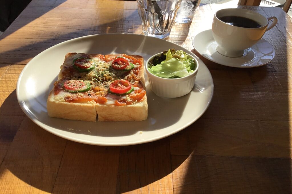 murmurcoffee pizza toast